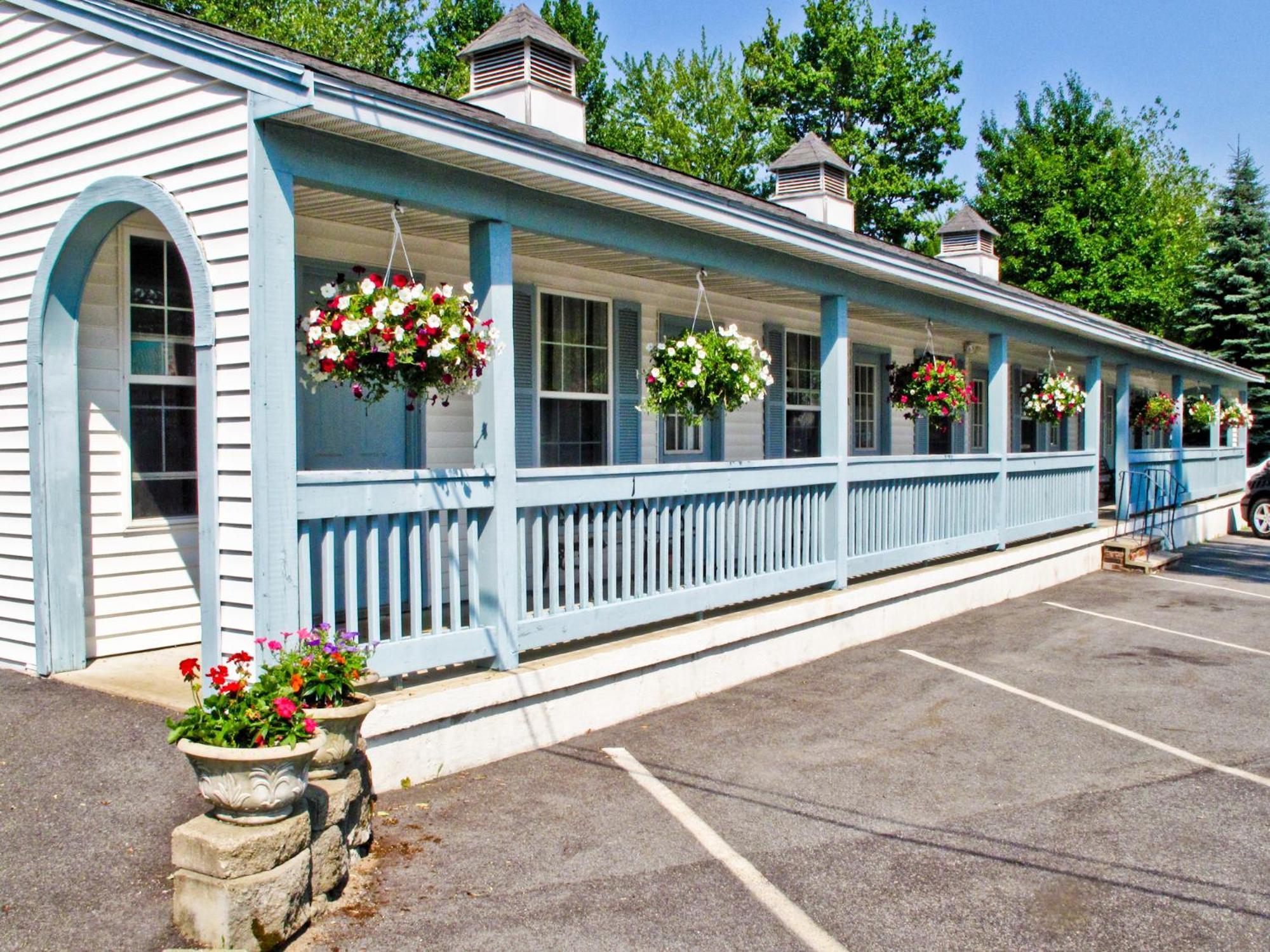 Motel Exit 5 & 2*